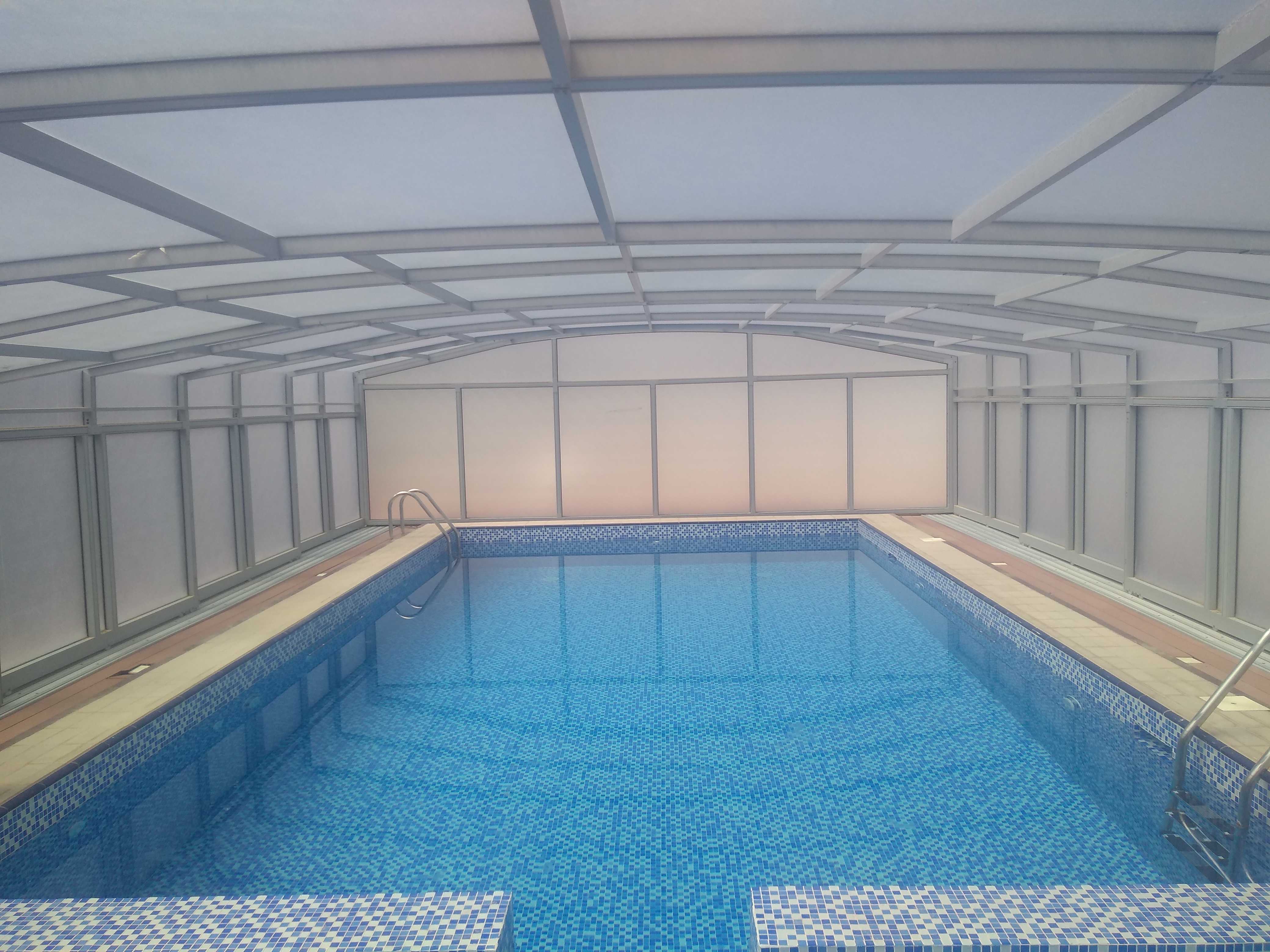 Telescopic Pool Enclosure