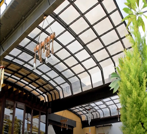 Retractable Roof